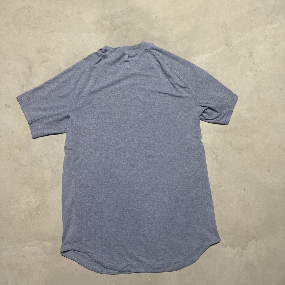 Lululemon Men's SZ Small Heather Blue Short Sleeve Shirt Athletic Gym Running